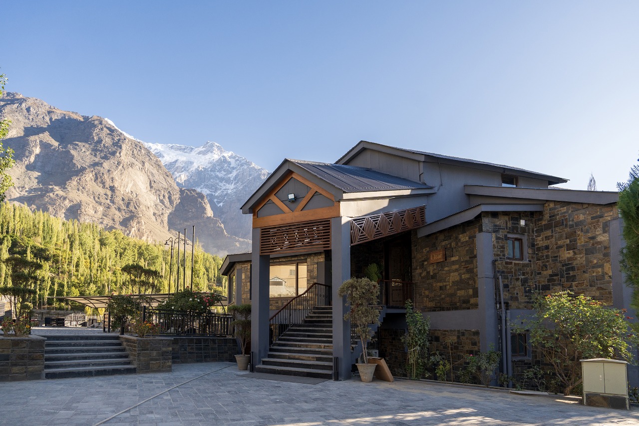 Toyotta Corolla Gli Rent a Car Hunza